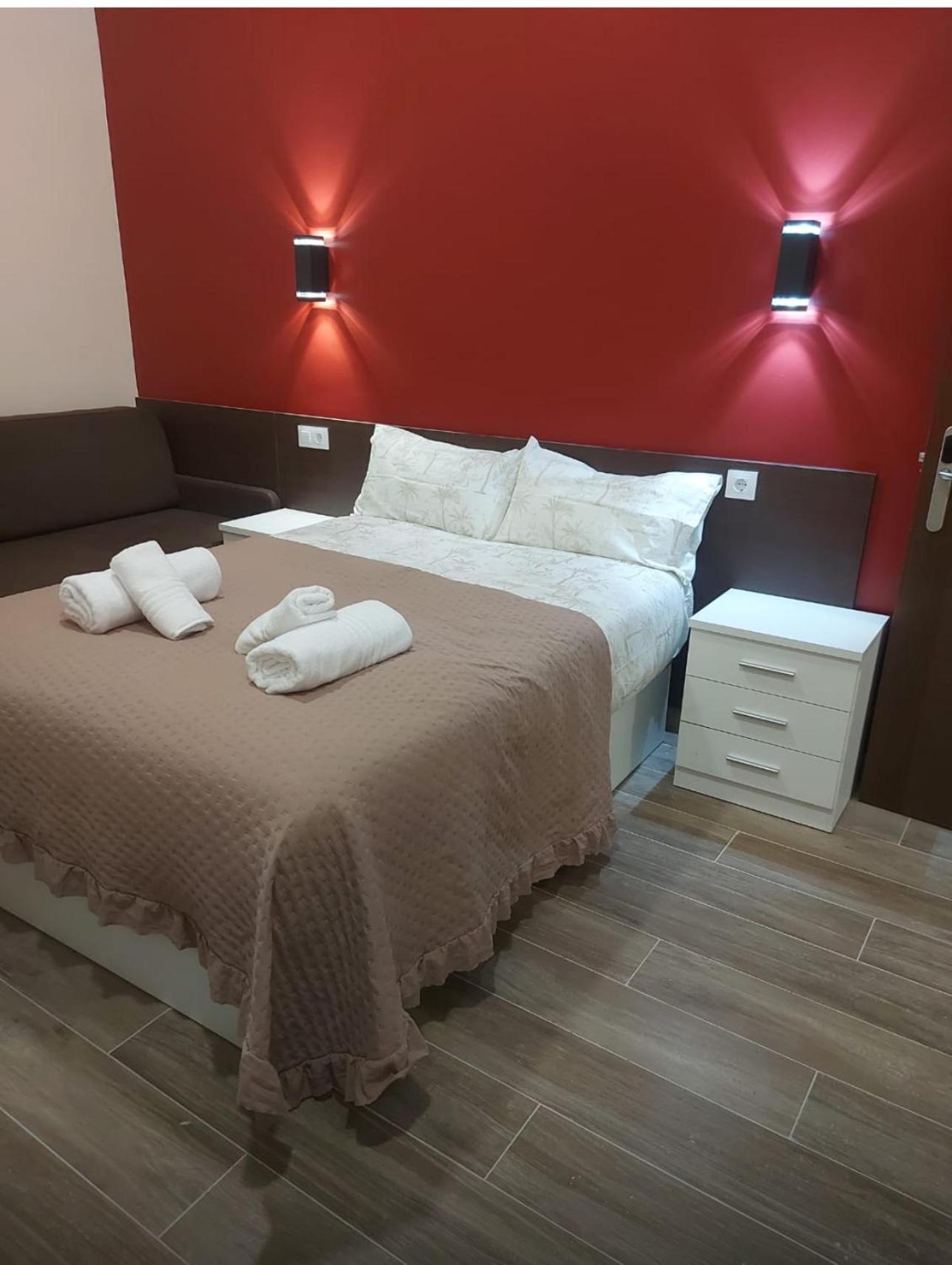 Hostal “ Infantas” Μαδρίτη Εξωτερικό φωτογραφία