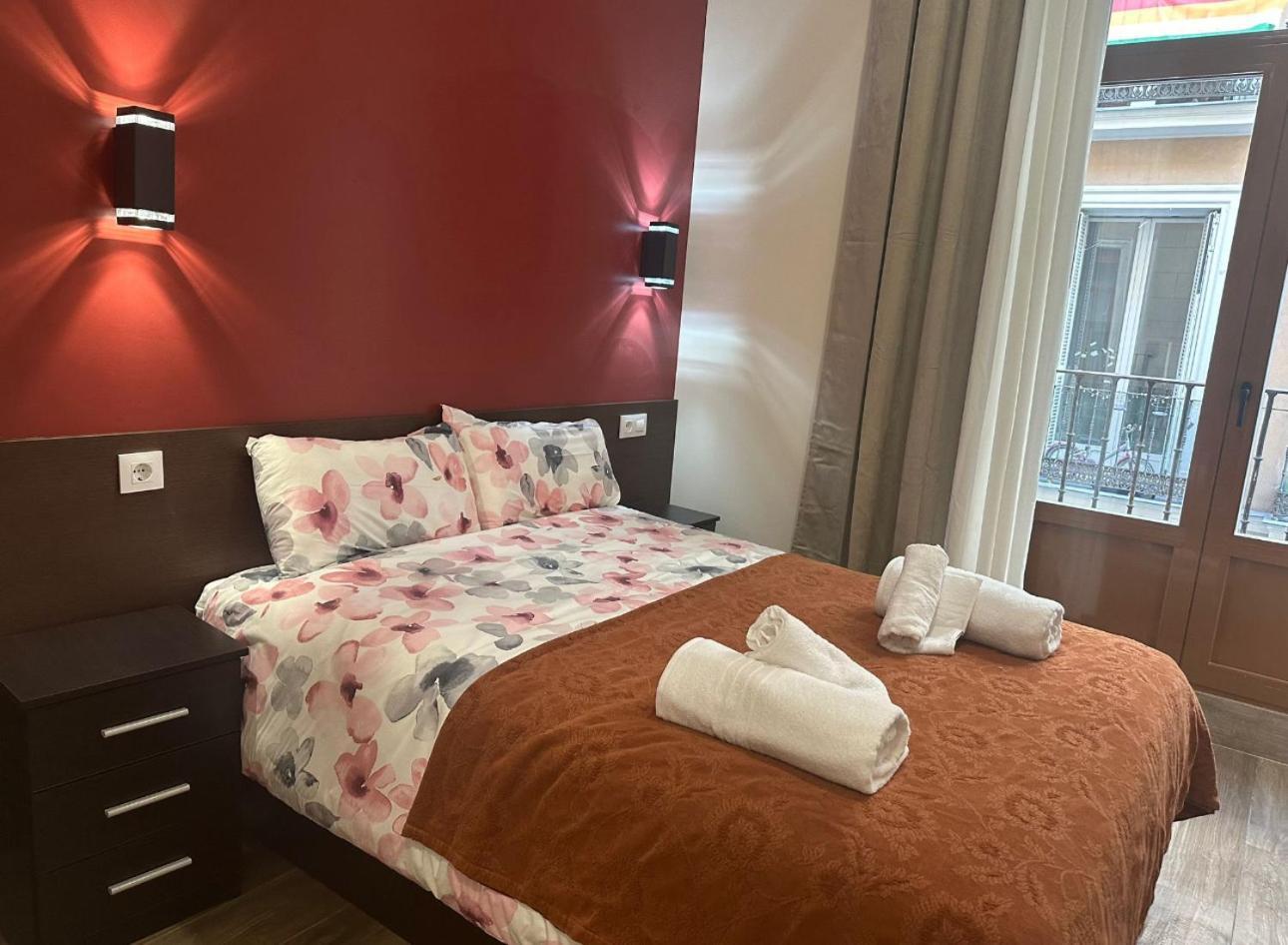 Hostal “ Infantas” Μαδρίτη Εξωτερικό φωτογραφία