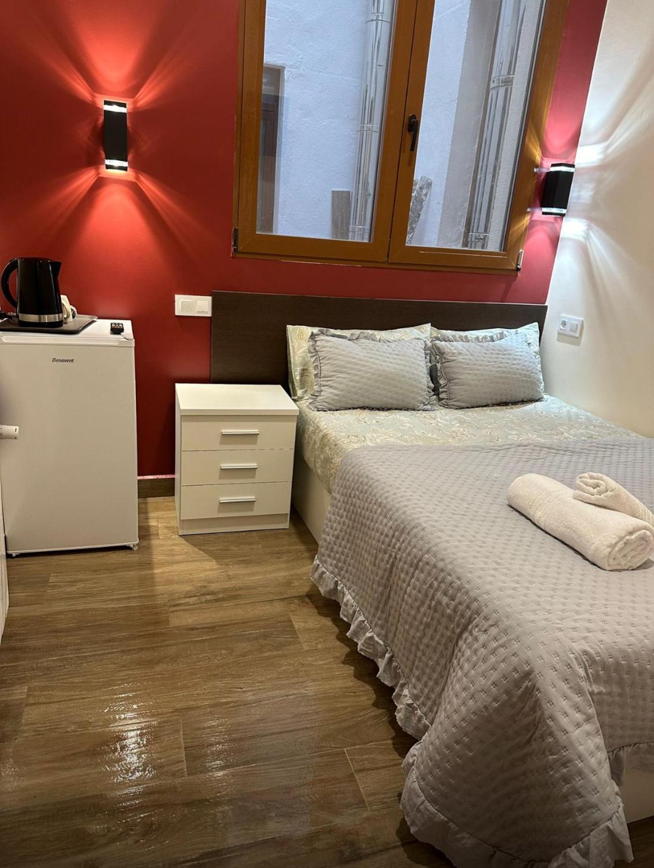 Hostal “ Infantas” Μαδρίτη Εξωτερικό φωτογραφία
